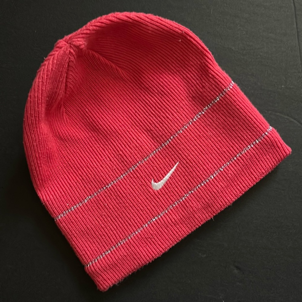 NWOT NIKE ❄️Never Worn❄️ beanie that is so soft, supple & warm - OSFA